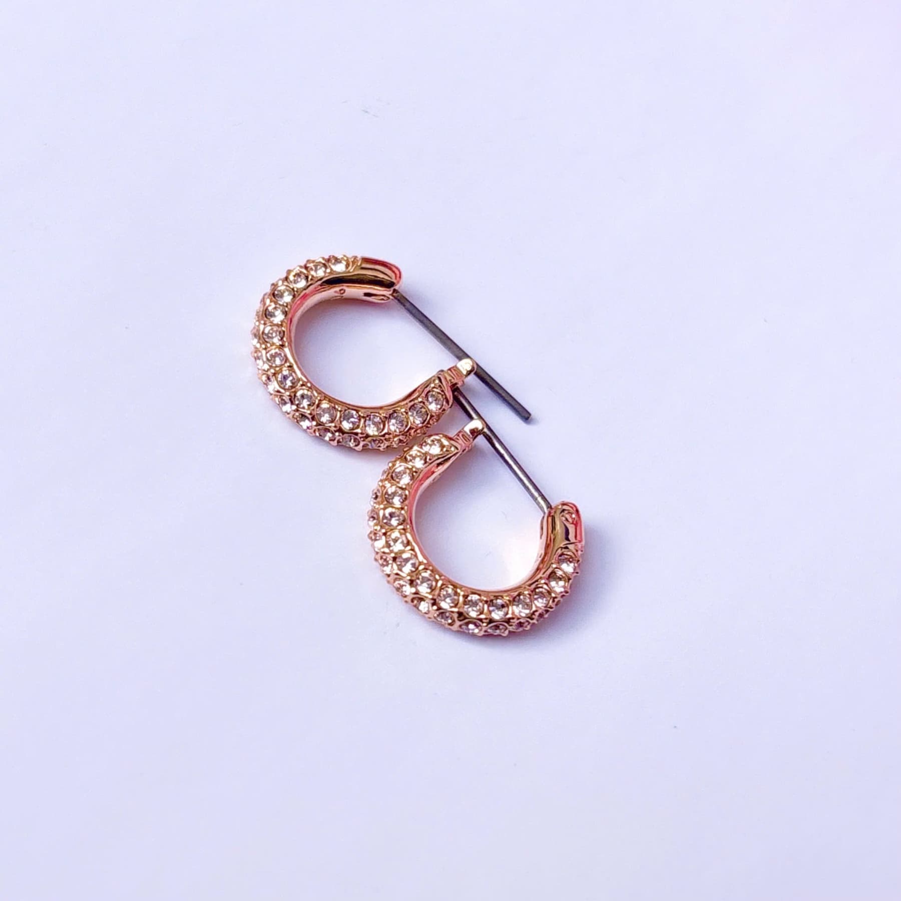 Khuyên stone rose gold